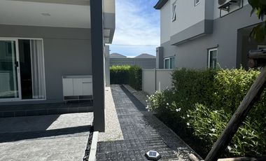 Casa en alquiler de 3 habitaciones en Bang Phli, Samut Prakan