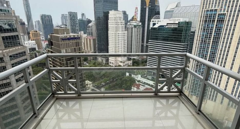 À louer 4 chambres condo à Pathum Wan, Bangkok