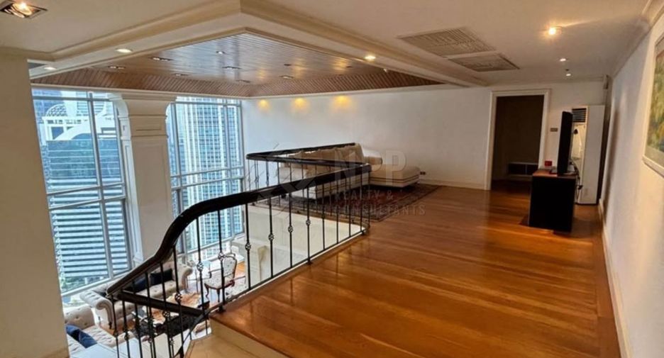 À louer 4 chambres condo à Pathum Wan, Bangkok
