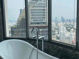 Condo en alquiler y en venta de 5 habitaciones en Watthana, Bangkok