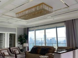 Condo en alquiler y en venta de 5 habitaciones en Watthana, Bangkok