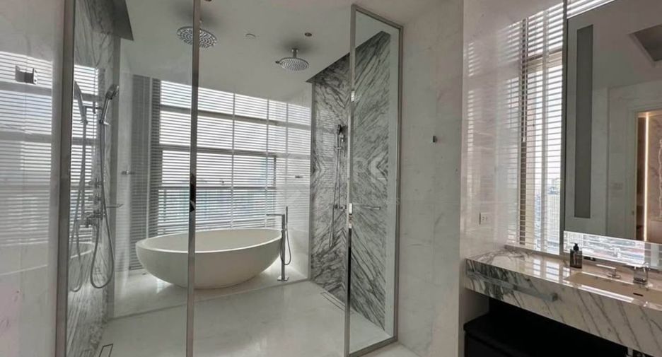 Apartamento en alquiler de 4 habitaciones en Bang Kho Laem, Bangkok
