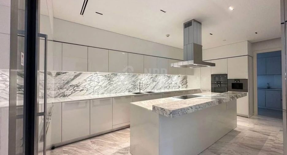 Apartamento en alquiler de 4 habitaciones en Bang Kho Laem, Bangkok