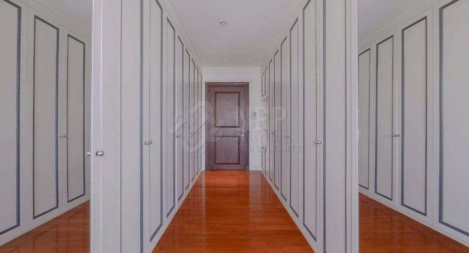 For sale 5 bedrooms condo in Khlong Toei, Bangkok