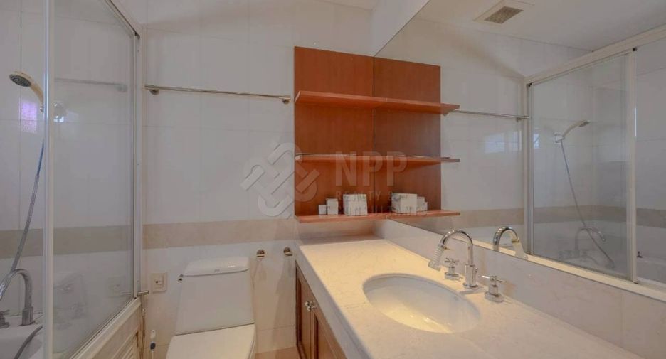 For sale 5 bedrooms condo in Khlong Toei, Bangkok