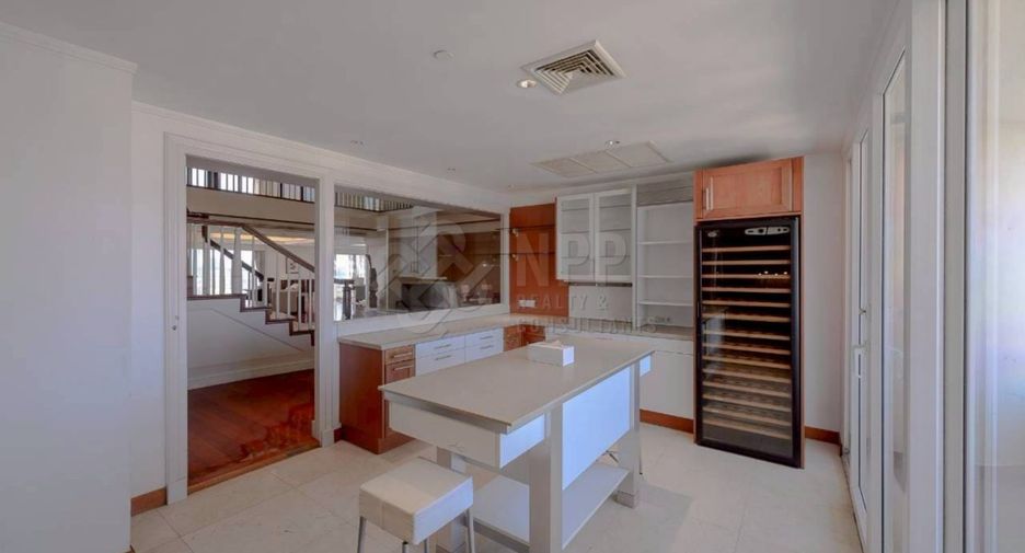 For sale 5 bedrooms condo in Khlong Toei, Bangkok