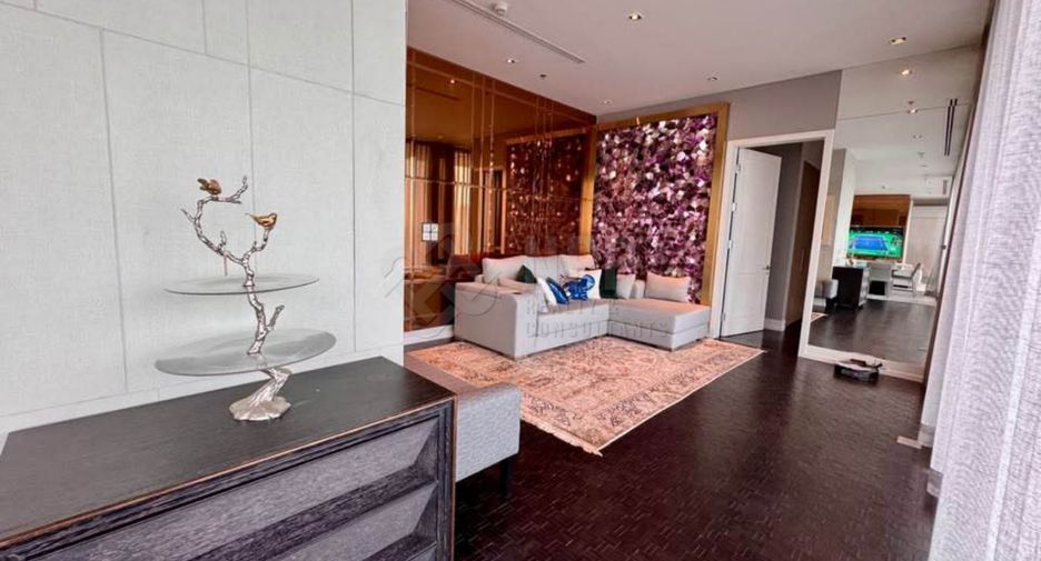 For rent and for sale 4 bedrooms condo in Sathon, Bangkok