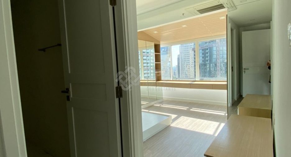 For rent and for sale 6 bedrooms condo in Watthana, Bangkok