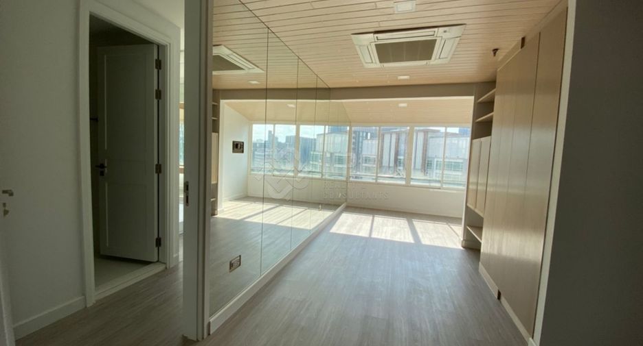For rent and for sale 6 bedrooms condo in Watthana, Bangkok