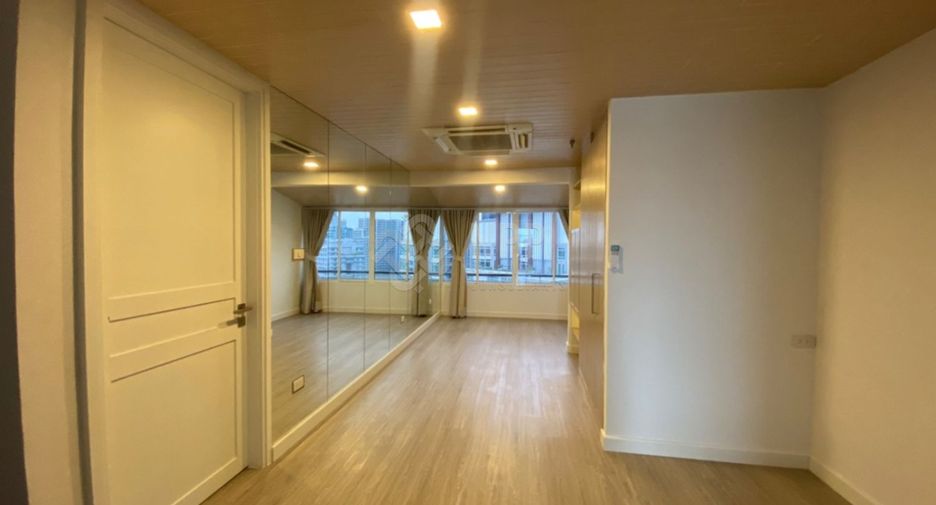 For rent and for sale 6 bedrooms condo in Watthana, Bangkok