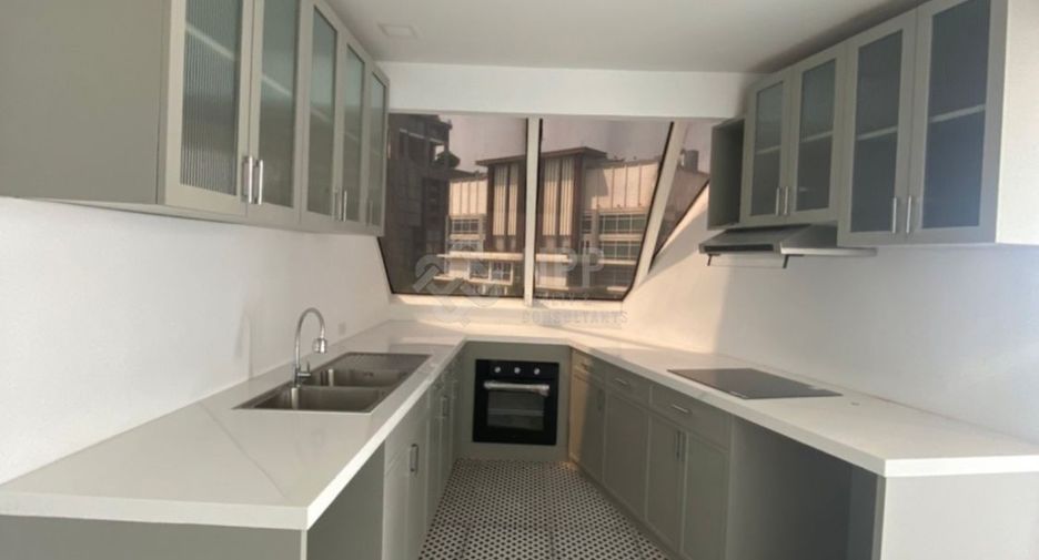 For rent and for sale 6 bedrooms condo in Watthana, Bangkok