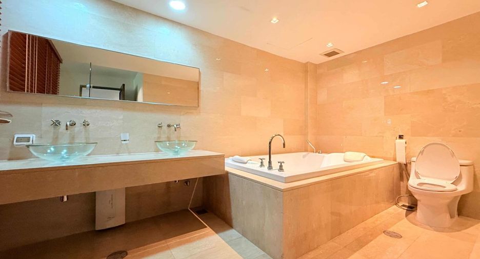 For rent and for sale 4 bedrooms condo in Khlong Toei, Bangkok