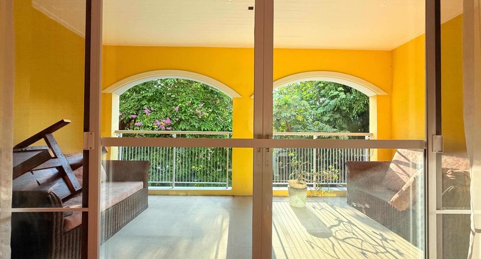For rent and for sale 4 bedrooms condo in Khlong Toei, Bangkok