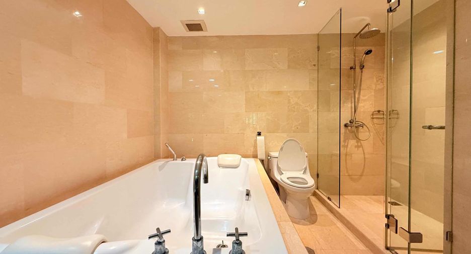 For rent and for sale 4 bedrooms condo in Khlong Toei, Bangkok
