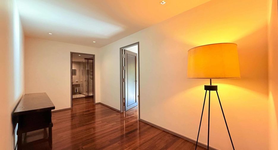 For rent and for sale 4 bedrooms condo in Khlong Toei, Bangkok