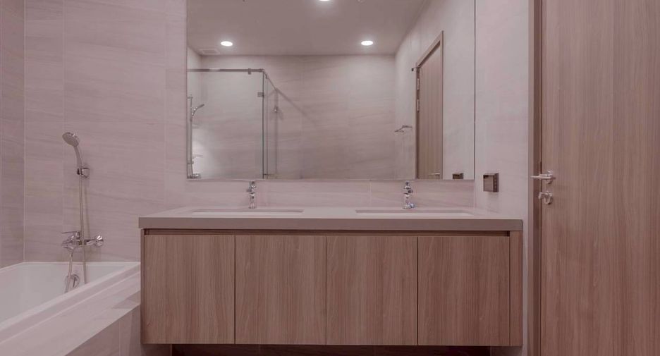 For rent 3 bedrooms condo in Bang Phli, Samut Prakan