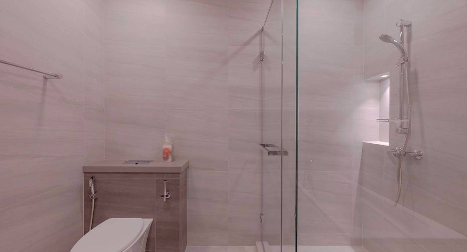 For rent 3 bedrooms condo in Bang Phli, Samut Prakan