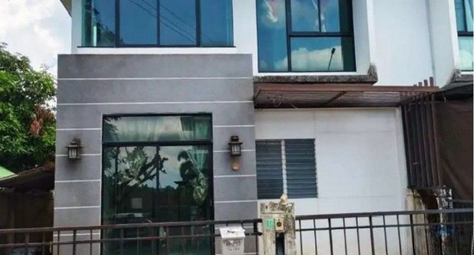 For sale 1 bed townhouse in Min Buri, Bangkok