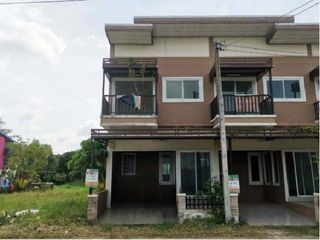 For sale 2 bedrooms townhouse in Phrom Khiri, Nakhon Si Thammarat