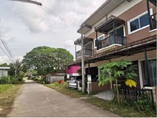 For sale 2 bedrooms townhouse in Phrom Khiri, Nakhon Si Thammarat