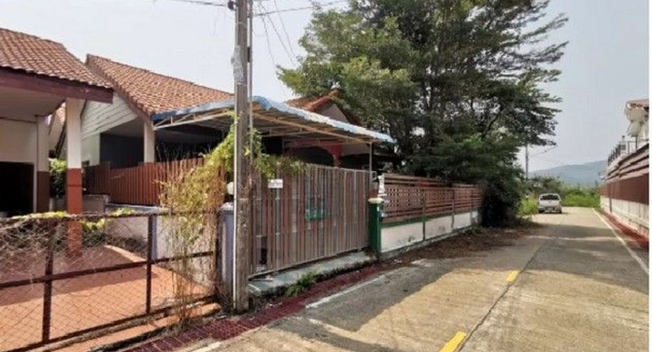 À vendre 2 chambres maison à Ban Bueng, Chonburi