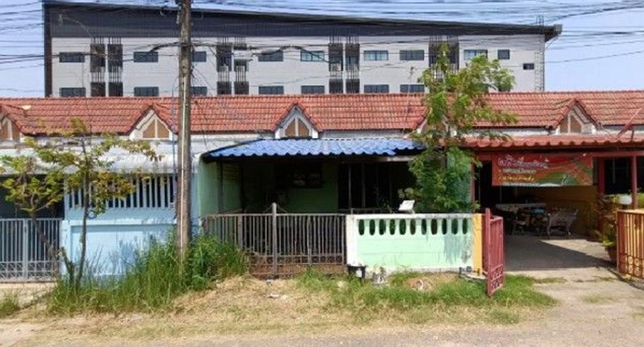 For sale 1 bed townhouse in Sanom, Surin