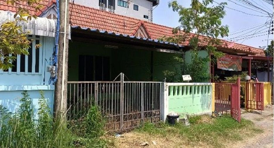 For sale 1 bed townhouse in Sanom, Surin