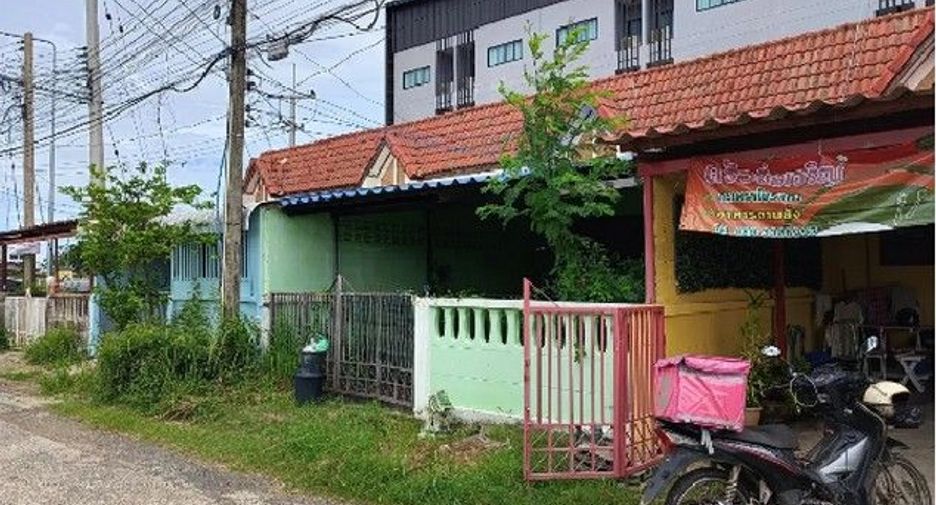 For sale 1 bed townhouse in Sanom, Surin