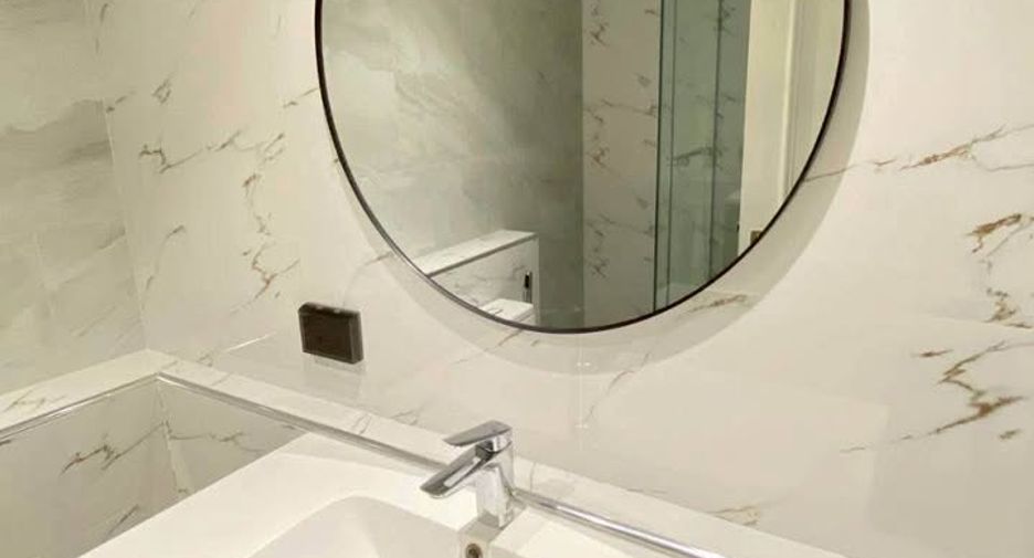 For rent 3 bedrooms condo in Pathum Wan, Bangkok