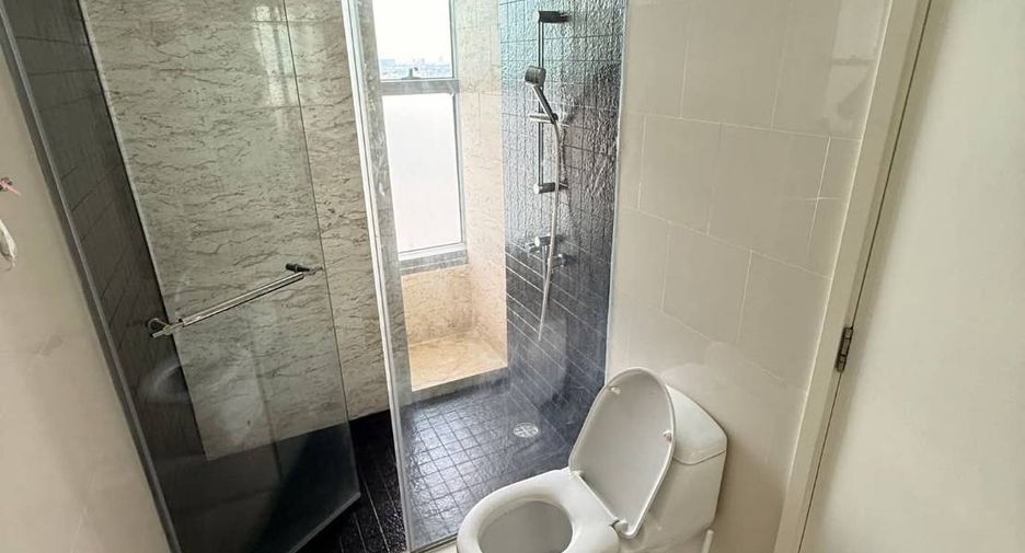 For sale 3 bedrooms condo in Yan Nawa, Bangkok
