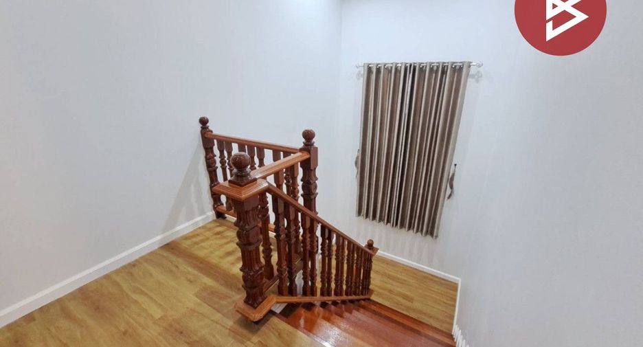 For sale 3 bedrooms house in Mueang Nakhon Sawan, Nakhon Sawan