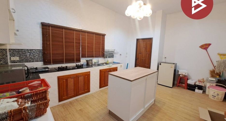 For sale 3 bedrooms house in Mueang Nakhon Sawan, Nakhon Sawan