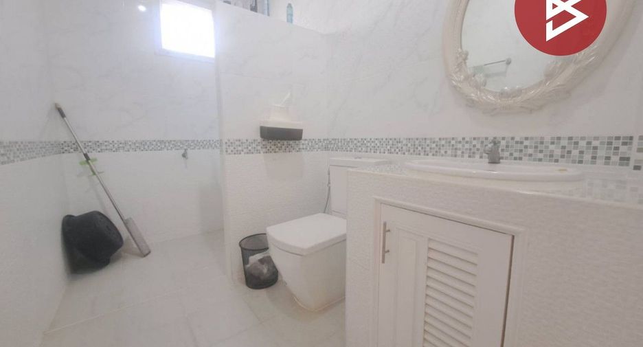 For sale 3 bedrooms house in Mueang Nakhon Sawan, Nakhon Sawan