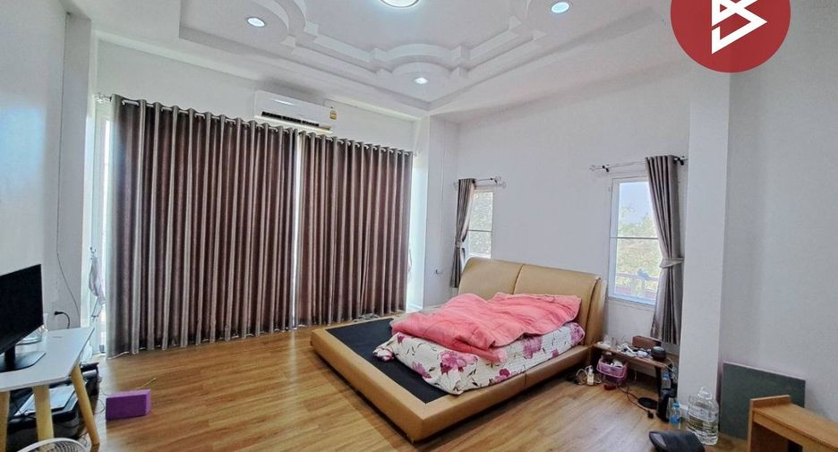 For sale 3 bedrooms house in Mueang Nakhon Sawan, Nakhon Sawan