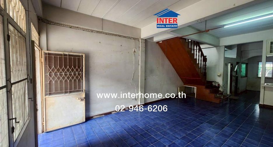 For sale 2 bedrooms townhouse in Bangkok Noi, Bangkok