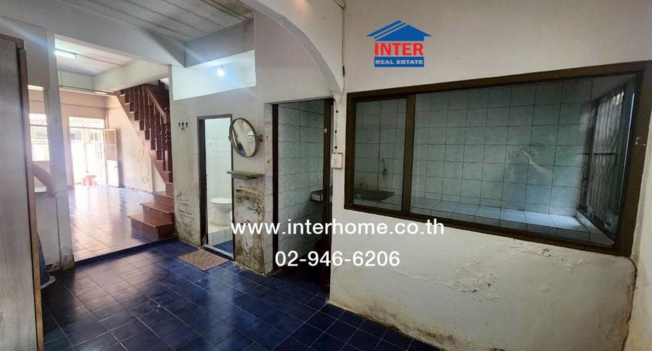 For sale 2 bedrooms townhouse in Bangkok Noi, Bangkok