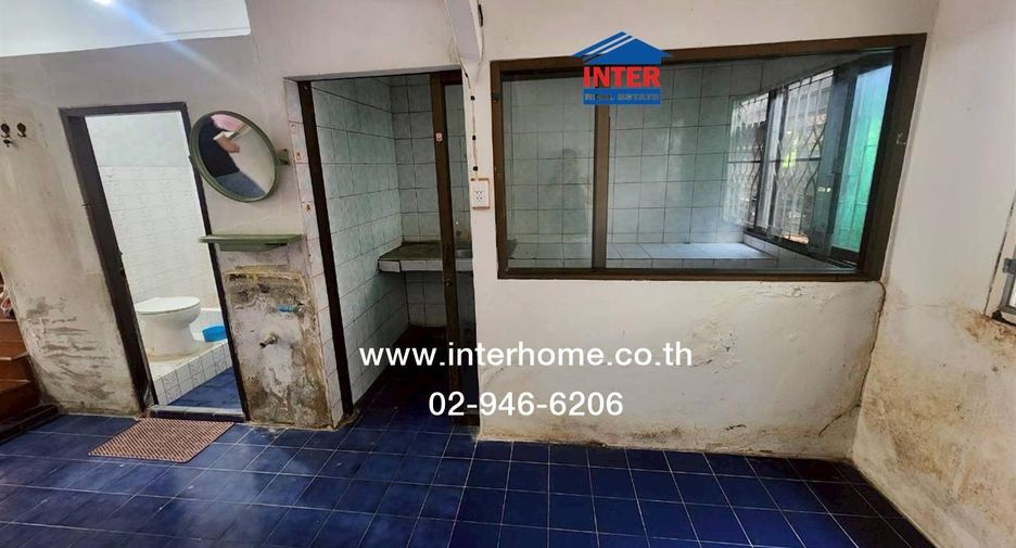 For sale 2 bedrooms townhouse in Bangkok Noi, Bangkok