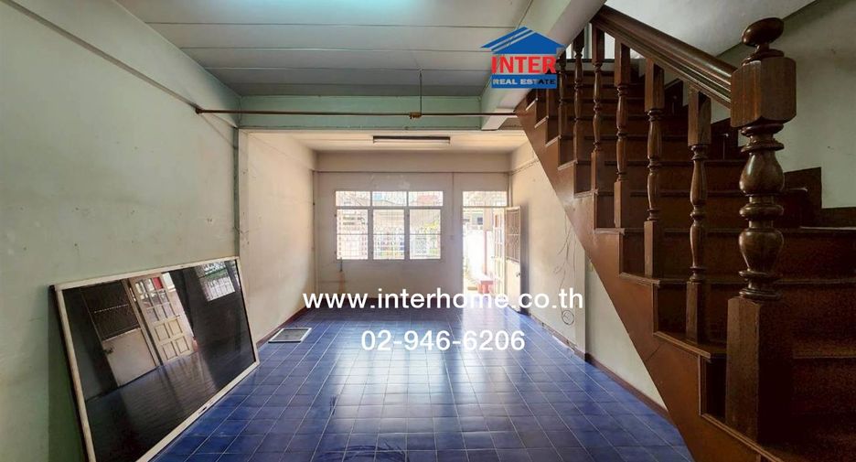 For sale 2 bedrooms townhouse in Bangkok Noi, Bangkok