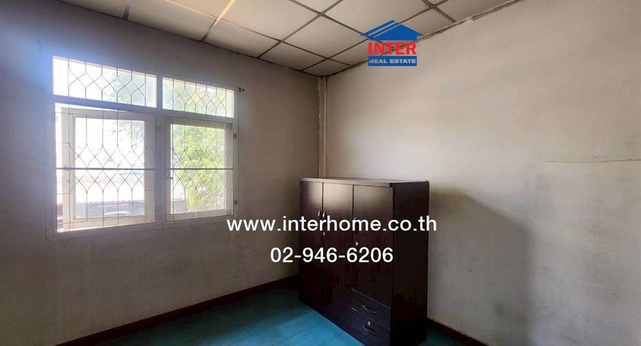 For sale 2 bedrooms townhouse in Bangkok Noi, Bangkok