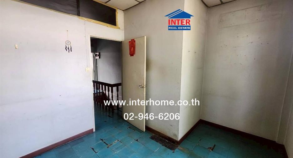 For sale 2 bedrooms townhouse in Bangkok Noi, Bangkok