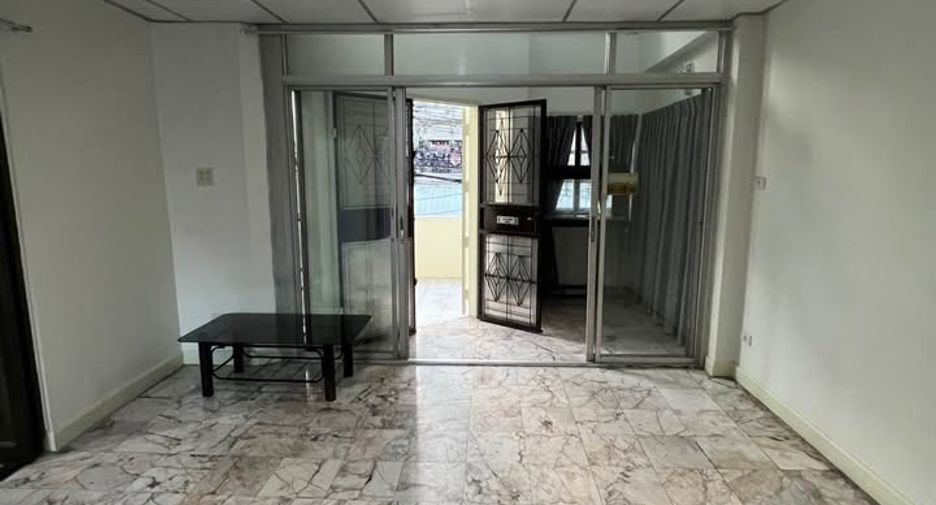 出租 3 卧室 独立屋 在 Phaya Thai, 曼谷