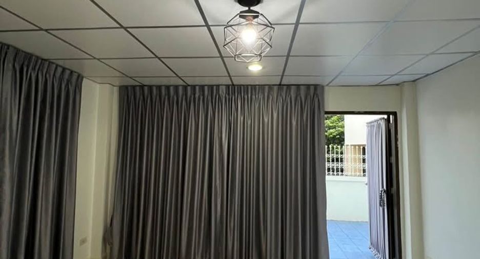 出租 3 卧室 独立屋 在 Phaya Thai, 曼谷