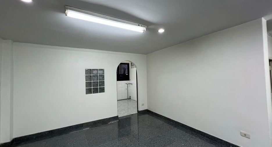 出租 3 卧室 独立屋 在 Phaya Thai, 曼谷