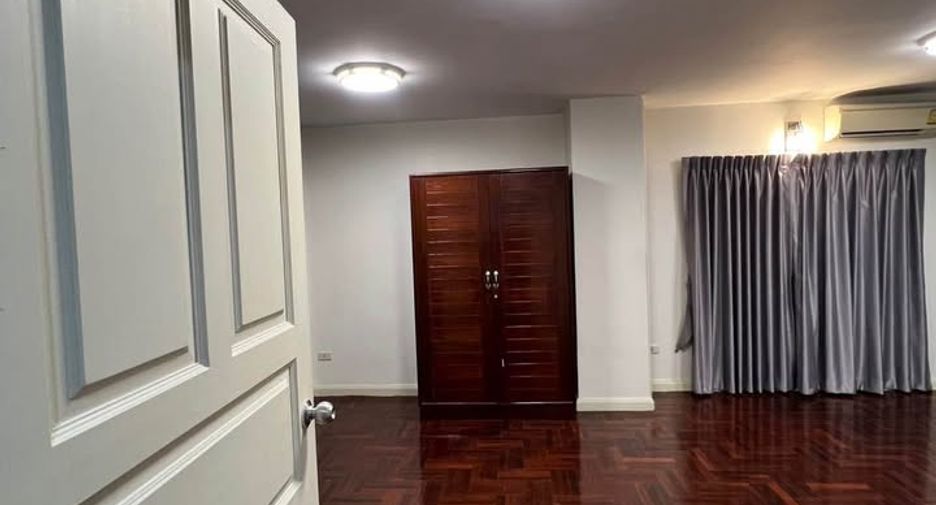出租 3 卧室 独立屋 在 Phaya Thai, 曼谷
