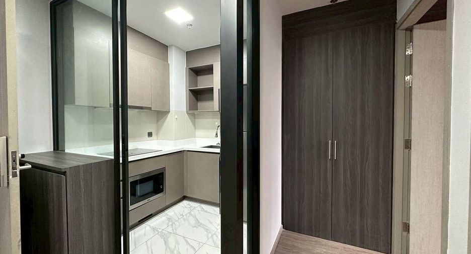 For sale 2 bedrooms condo in Watthana, Bangkok