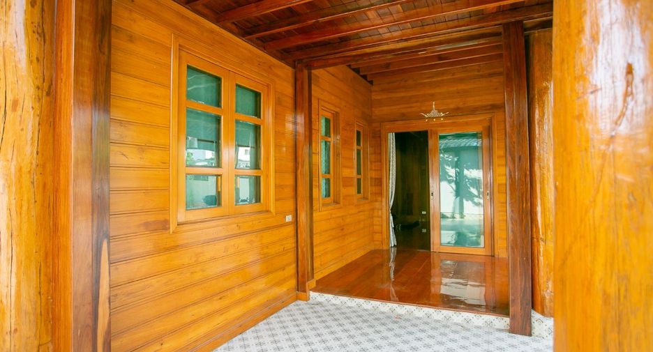 For rent and for sale 3 bedrooms house in Huai Khwang, Bangkok
