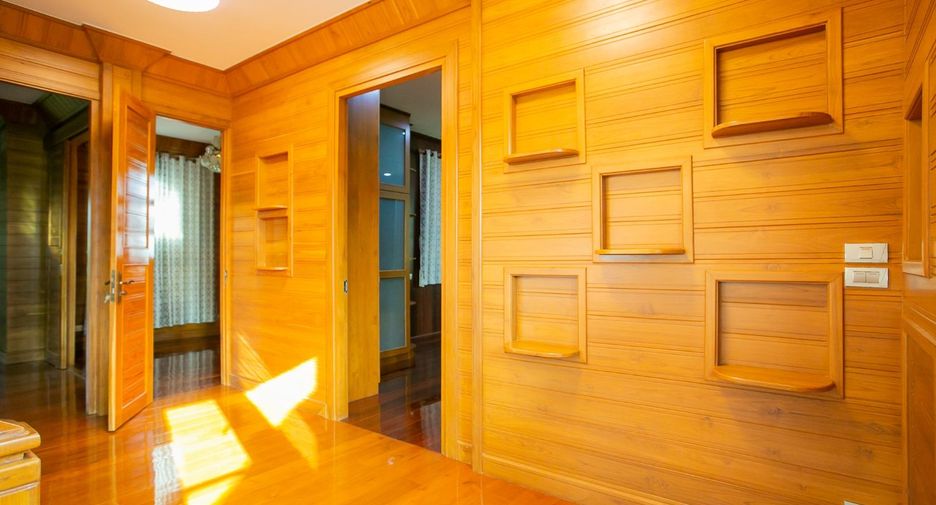 For rent and for sale 3 bedrooms house in Huai Khwang, Bangkok