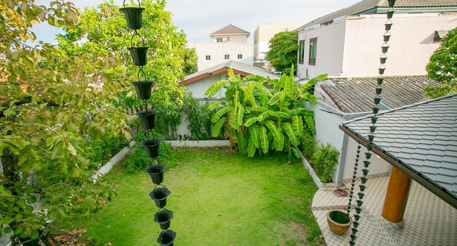 For rent and for sale 3 bedrooms house in Huai Khwang, Bangkok