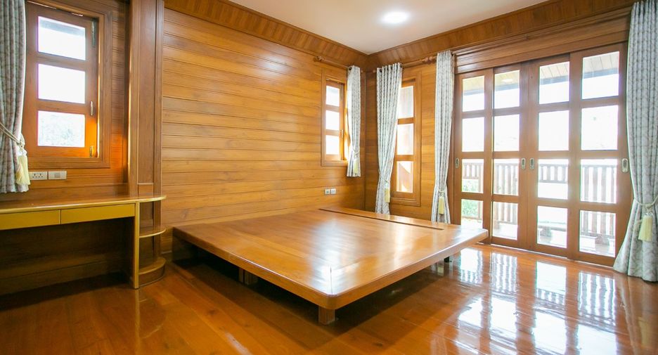 For rent and for sale 3 bedrooms house in Huai Khwang, Bangkok