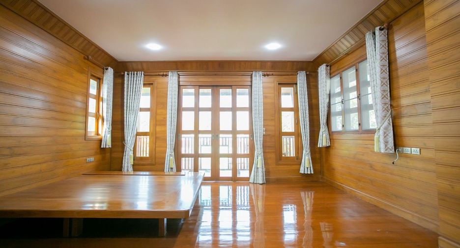 For rent and for sale 3 bedrooms house in Huai Khwang, Bangkok